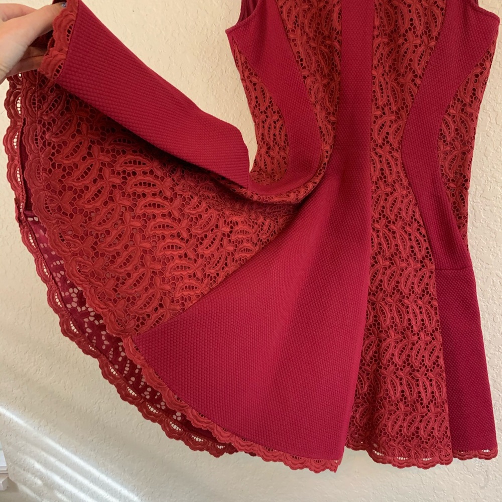 Alexander McQueen red lace/cotton flared dress - Picture 3 of 8